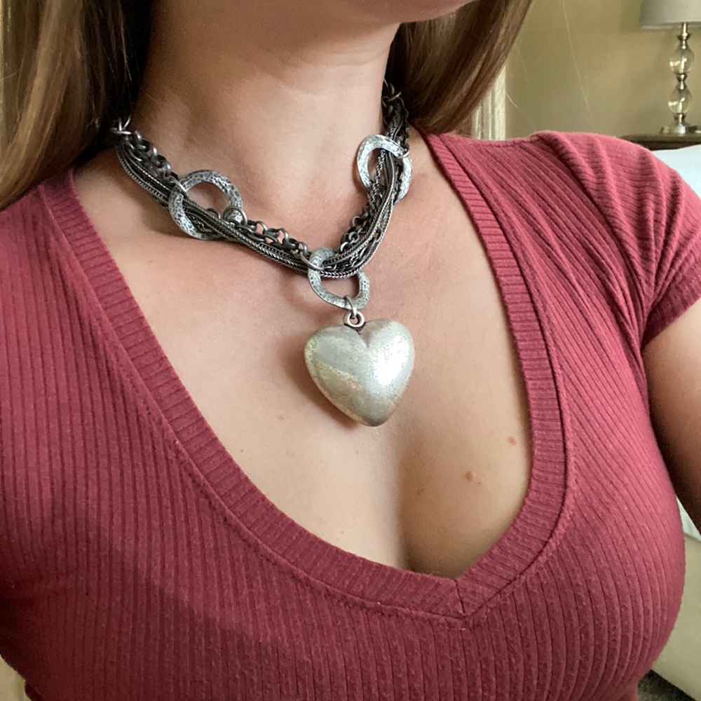 🌼 VCLM heart necklace